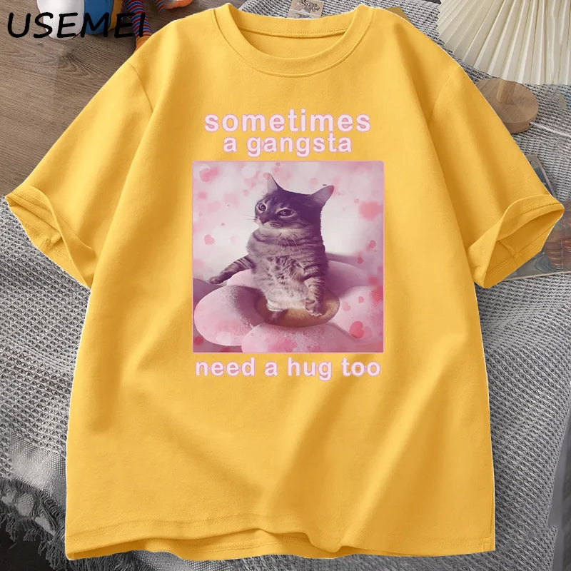 “Unisex Funny Cat Meme Tee – ‘Gangsta Needs a Hug’”