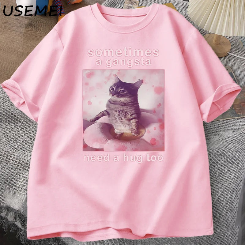 “Unisex Funny Cat Meme Tee – ‘Gangsta Needs a Hug’”
